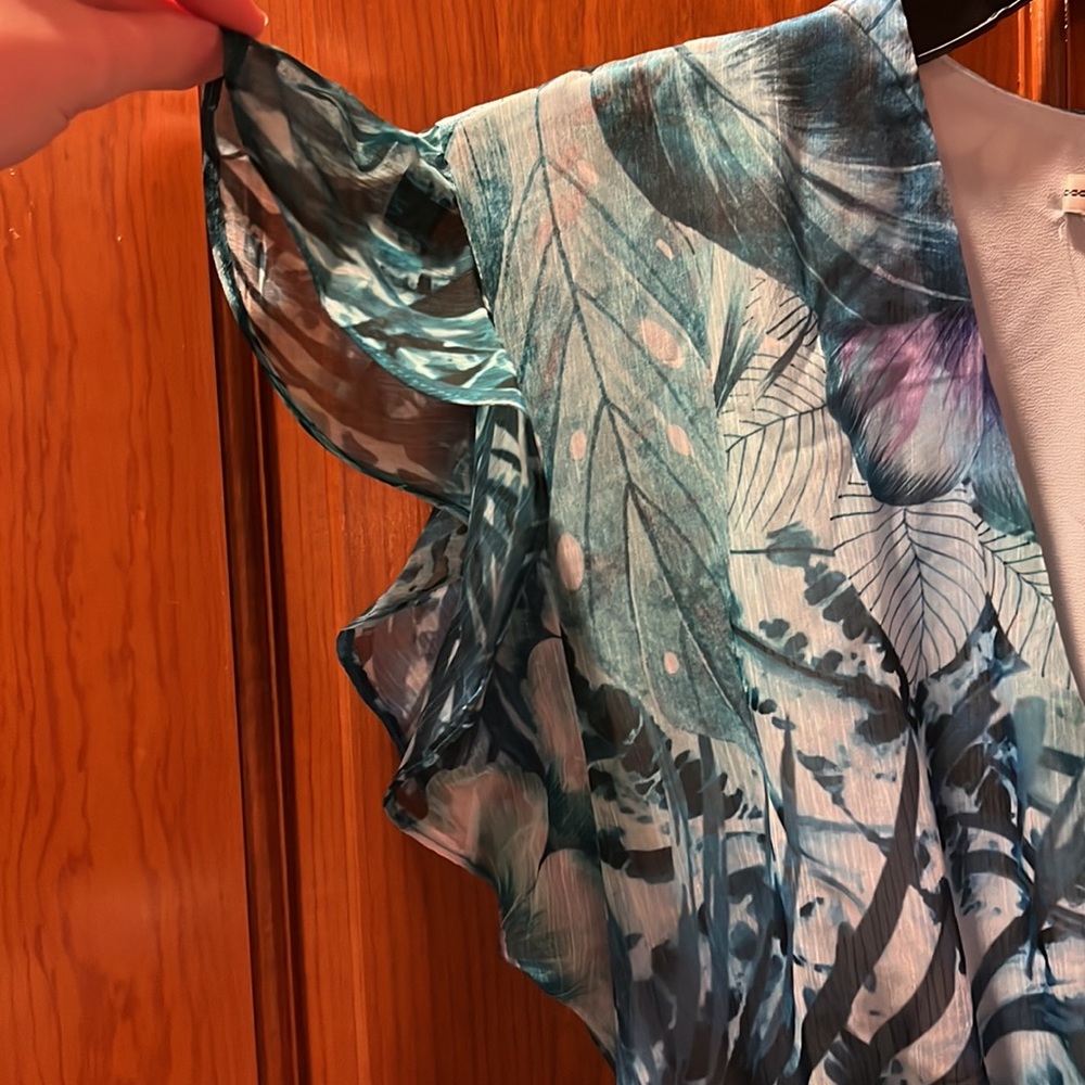 Guess - Picture 5 of 6